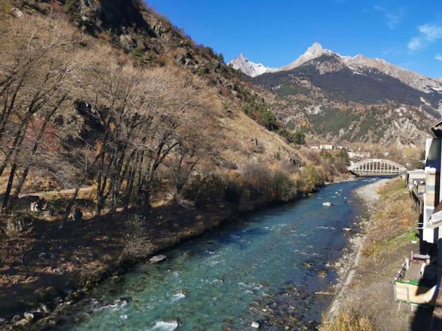 Appartement Au Bord De La Riviere *