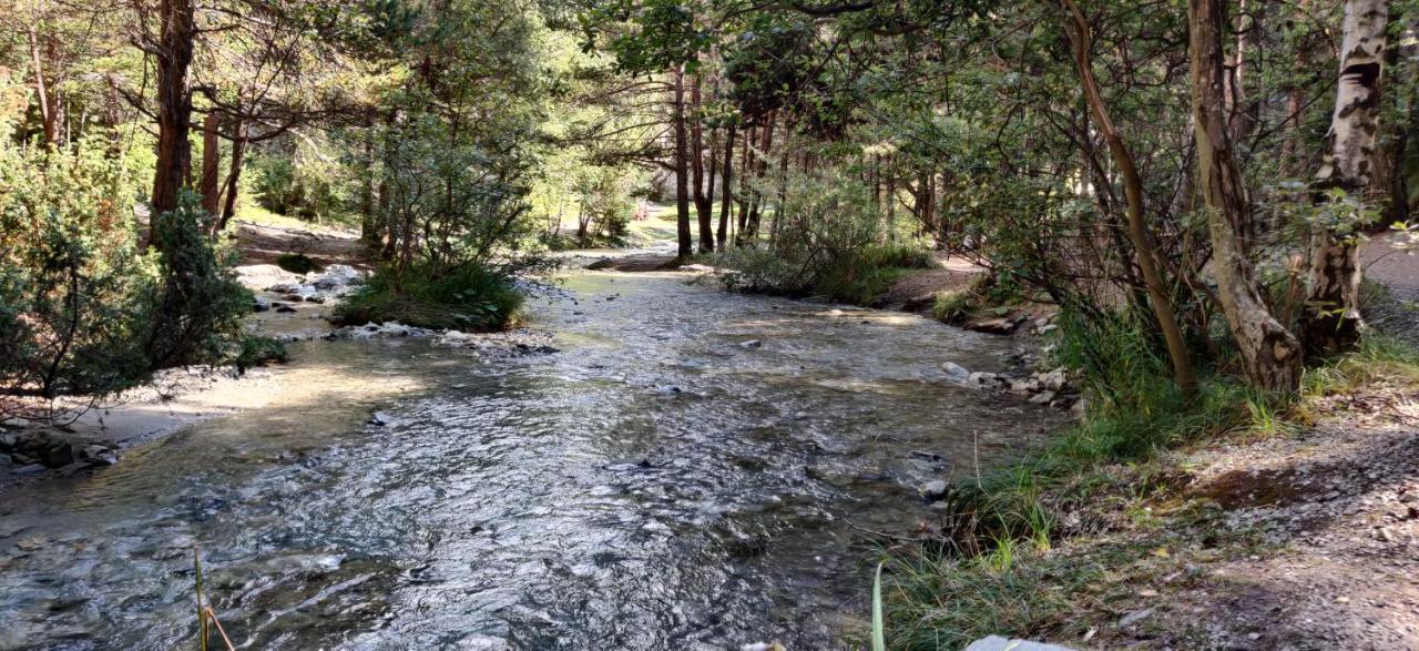 Au Bord De La Riviere * Modane